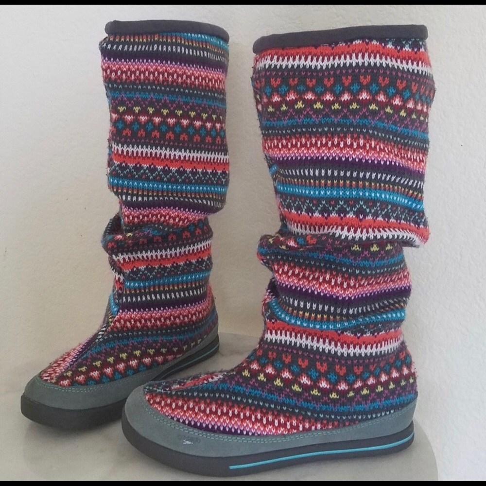 Adorable Slouch Speedo boots-never worn!